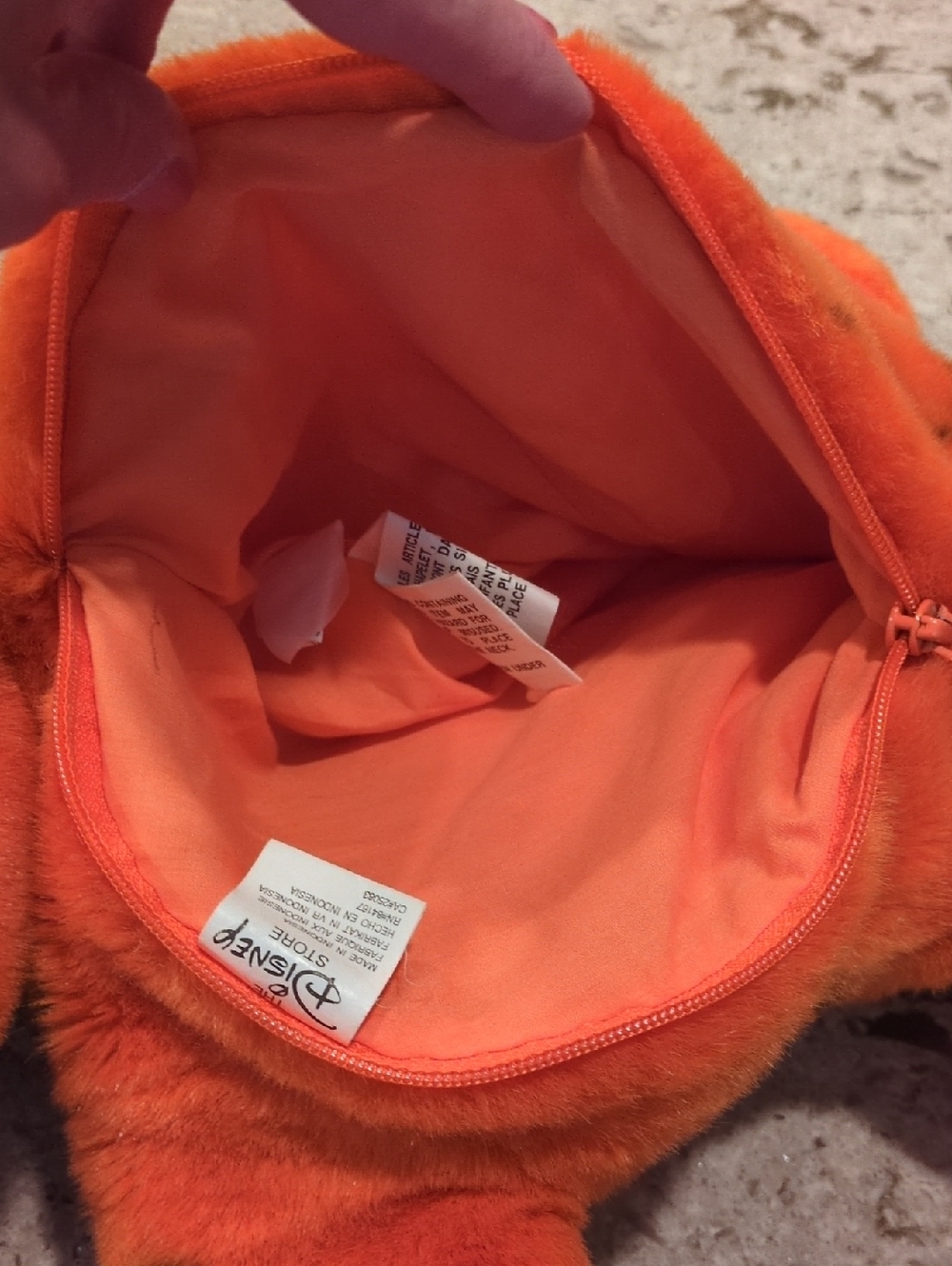 Disney Plush Tigger Backpack - Picture 4 of 10